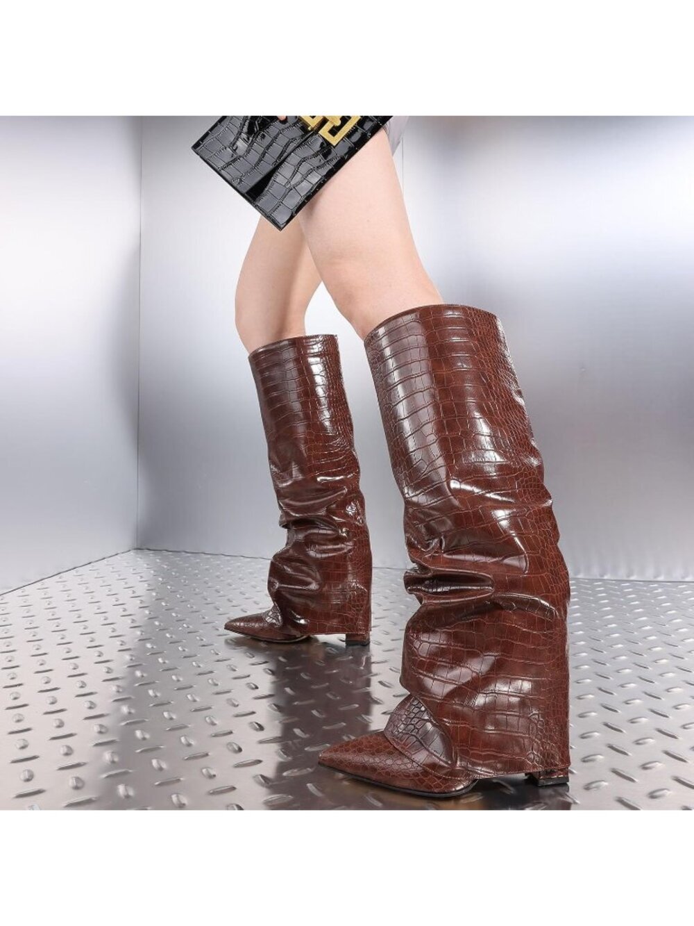 Women's Brown Slouchy Knee High Boots Black Pointed Toe Fold Over Chunky - Picture 7 of 7